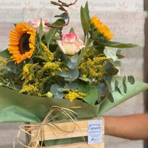 Arranjo Rústico Mix de Girassóis