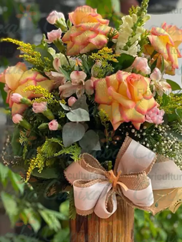 ARRANJO DE ROSAS CAPRICHO - Image 2