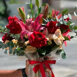 BUQUÊ PREMIUM CELEBRE O AMOR