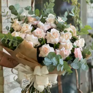 BUQUÊ DE ROSAS CELEBRAR